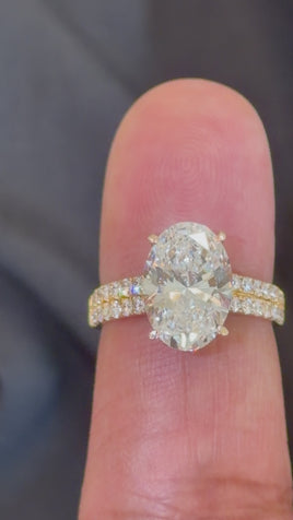 14K YELLOW GOLD 4.50 CARAT OVAL & ROUND LAB GROWN DIAMONDS ENGAGEMENT WEDDING RING
