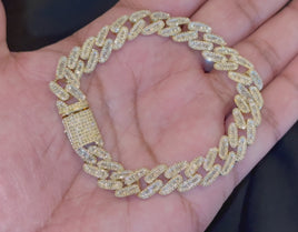 10K YELLOW GOLD 6 CARAT REAL DIAMOND 32.34 GRAMS 8.25 INCHES 10 MM CUBAN LINK BRACELET